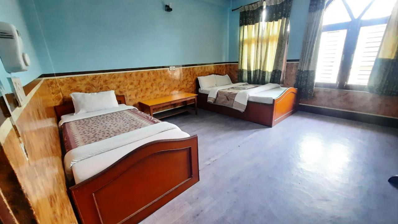 Hotel Lake Garden Pokhara Buitenkant foto