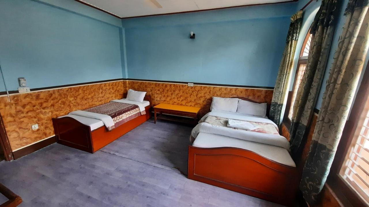 Hotel Lake Garden Pokhara Buitenkant foto