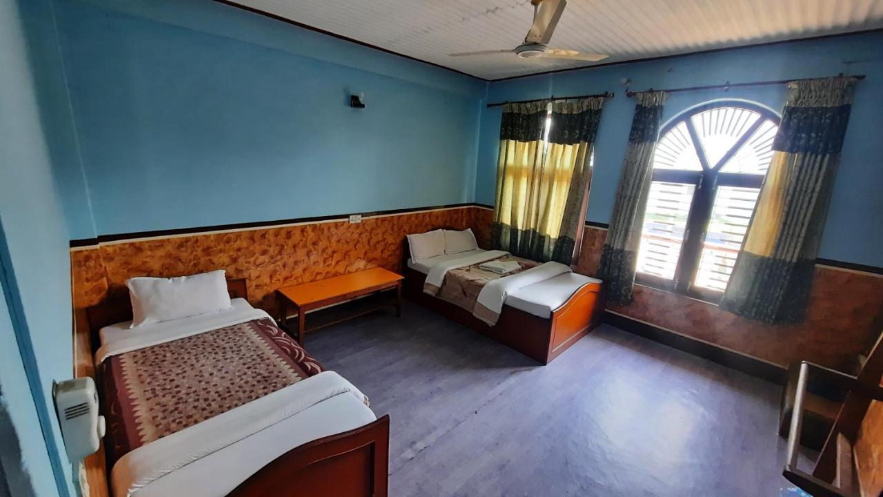 Hotel Lake Garden Pokhara Buitenkant foto