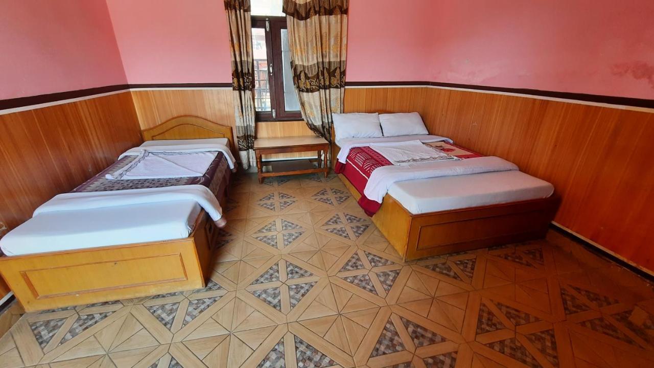 Hotel Lake Garden Pokhara Buitenkant foto