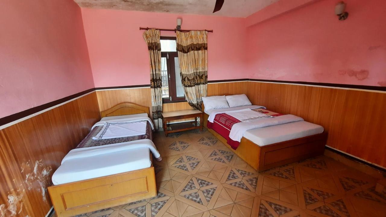 Hotel Lake Garden Pokhara Buitenkant foto